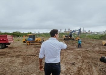 Em Campina Grande: vice-governador inspeciona prolongamento da Floriano Peixoto e participa da Expo Shoes no Centro de Convenções