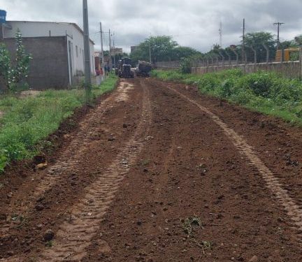 Secretaria de Infraestrutura realiza patrolamento em ruas afetadas pelas chuvas em Monteiro