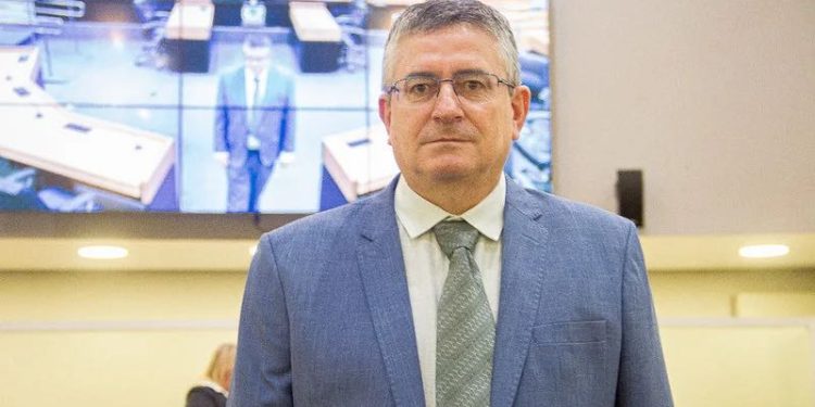 Dr. Romualdo deve deixar MDB e ir para o PCdoB para fortalecer palanque de Lula na Paraíba: “O presidente precisa”