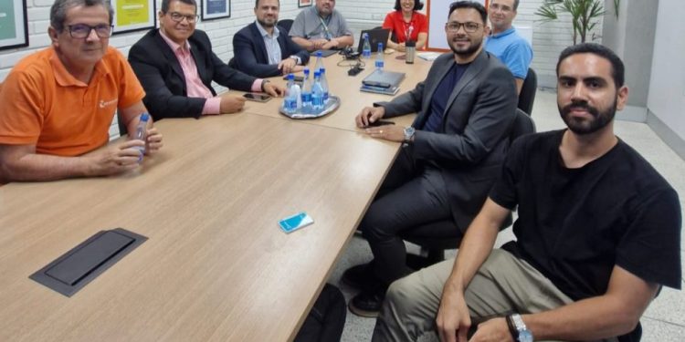 Associação e Energisa fortalecem diálogo para avanços no setor de energias renováveis