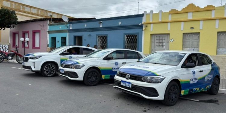 Boa Vista amplia frota municipal com entrega de novos veículos durante programação dos 32 anos da cidade