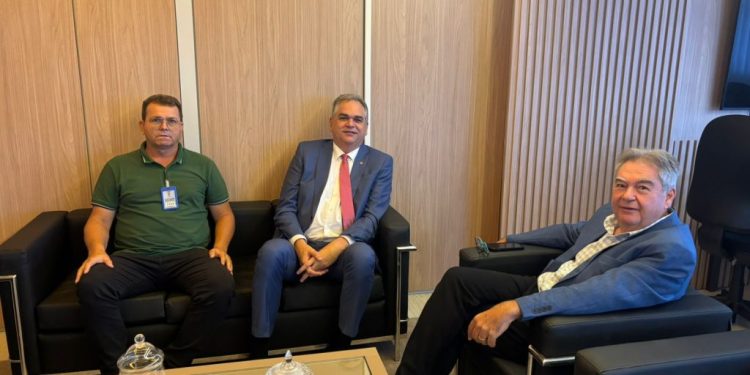 Prefeito Manezinho articula parcerias em João Pessoa para retomada de obras e fortalecimento da comarca