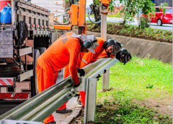 Segurança viária: Prefeitura instala defensas metálicas no Canal do Prado