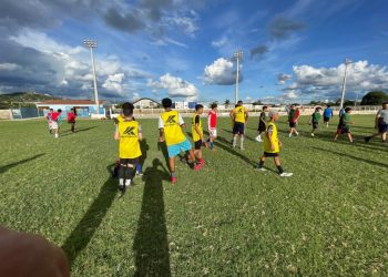 Escolinha de futebol é inaugurada com grande participação no estádio Jacintão, em Sumé