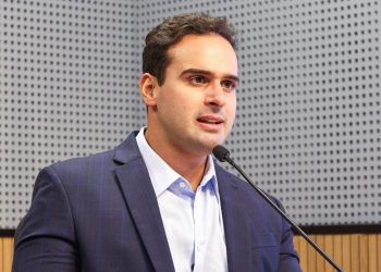 Governador Lucas Ribeiro anuncia pagamento de abril para quarta e quinta-feira