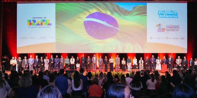 Municípios paraibanos recebem selo “Guardião da Primeira Infância” durante celebração de um ano do Pacto Paraibano