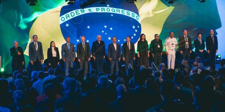 Em Santa Catarina, presidente da FIEPB participa da SC Expo Defense