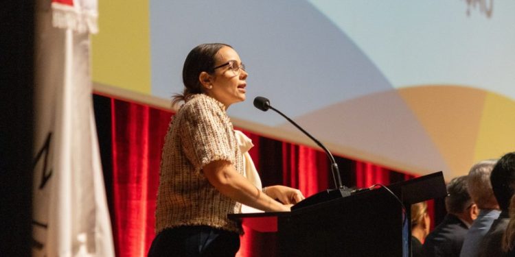 Primeira-dama participa de seminário e destaca importância das Políticas Públicas para a primeira infância