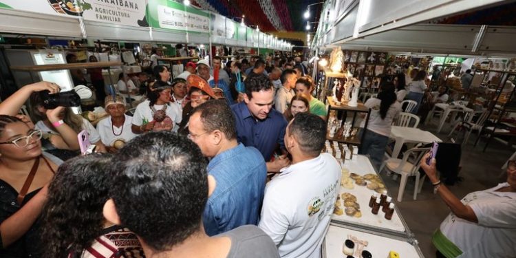 Lucas Ribeiro abre oficialmente a 3ª Fepaf em Campina Grande e reforça apoio à agricultura familiar