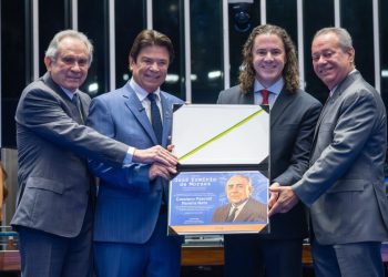 No Senado, presidente da FIEPB e da Associação Nordeste Forte recebe o Diploma José Ermírio de Moraes
