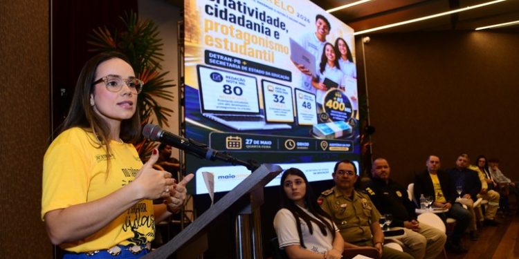 Primeira-dama do Estado destaca importância da educação para reduzir violência no trânsito durante evento do Detran-PB, em Campina