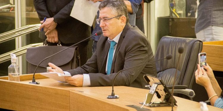 Prata: Dr. Romualdo destina R$ 160 mil para energia solar na Associação dos Criadores de Caprinos