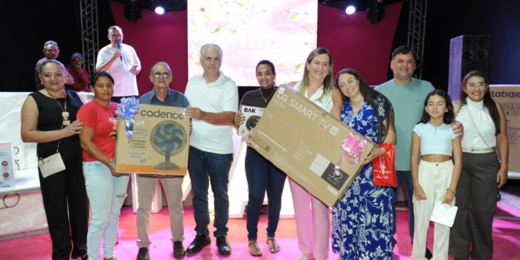 “Amor que Fortalece”: Evento em comemoração ao dia das mães é sucesso e presenteia as mamães Monteirenses