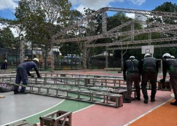 Do suor ao forró: quem ergue a cenografia do Maior São João do Mundo