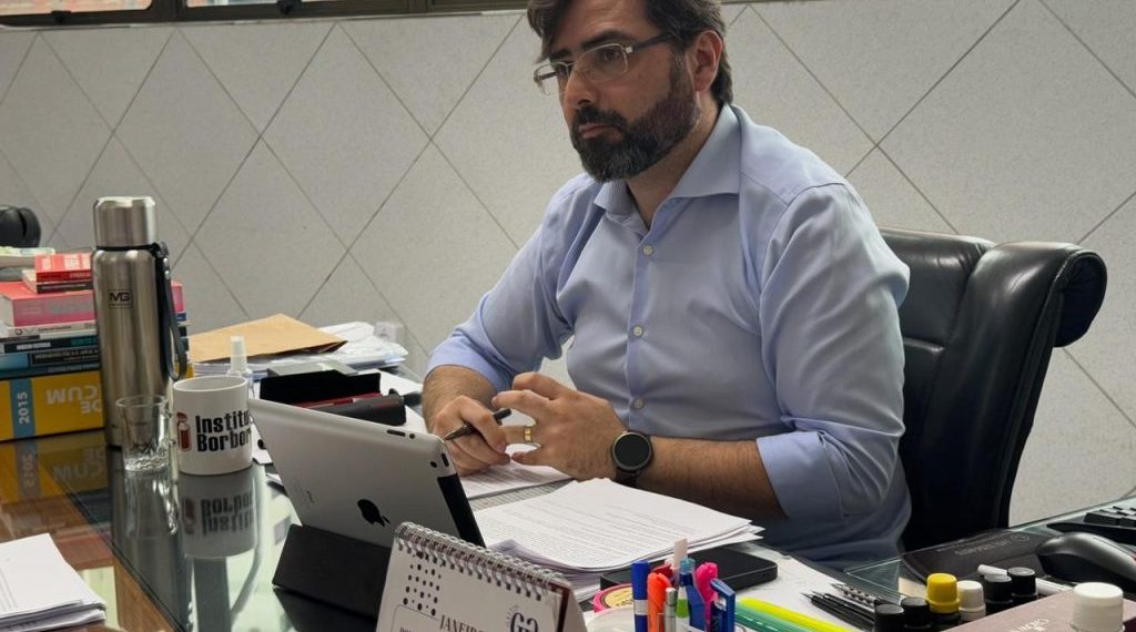 Prefeitura de Campina Grande anuncia retificações em concurso público e esclarece pontos sobre remuneração dos cargos