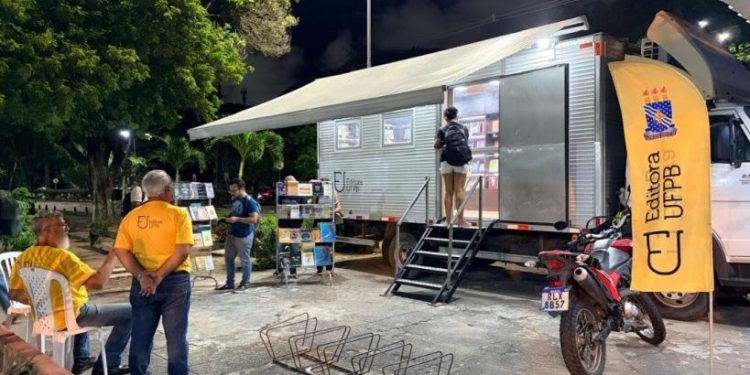 Caminhão do Saber da UFPB é a nova atração da Feira dos Aromas da FCJA