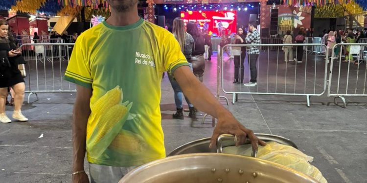Véspera e Dia de São João impulsionam vendas e garantem renda de ambulantes e barraqueiros n’O Maior São João do Mundo