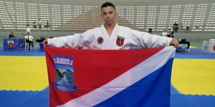Aluno da Escola Maria Lauriceia é bicampeão dos Jogos Escolares e garante vaga para etapa nacional em Brasília