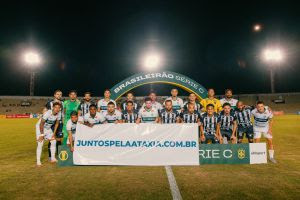 Ato de conscientização sobre doença rara chama atenção em jogo Botafogo-PB x Maringá