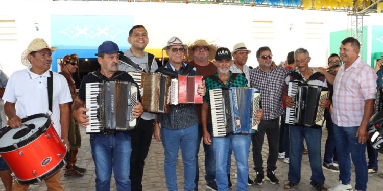 Monteiro acorda no ritmo do forró raiz com a Caminhada Cultural “Acorda São João”