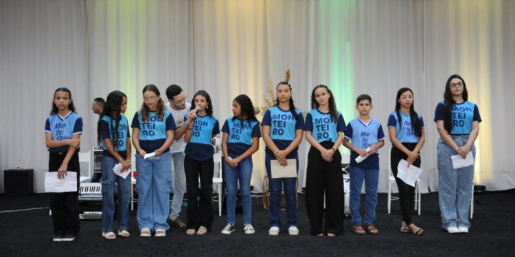 Emoção e Memória: Estudantes de Monteiro homenageiam centenário de Firmo Batista em Caminhada Poética e Sarau