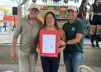 Empreender PB assina contratos e beneficia comerciantes de Cabaceiras, durante a 27ª Festa do Bode Rei
