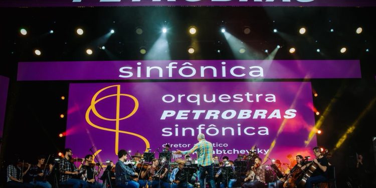 Orquestra Petrobras Sinfônica emociona público com concerto nordestino n’O Maior São João do Mundo