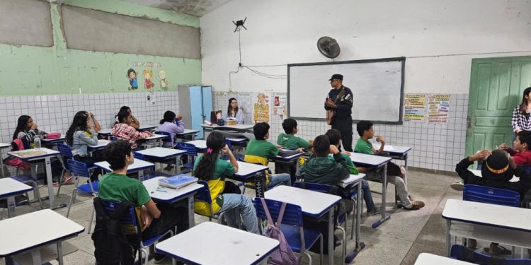 “Paz pela Paz na Escola”: Prefeitura leva projeto à Escola Municipal Lafayete Cavalcante