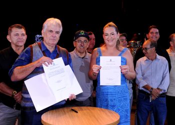 Prefeita Ana Paula e vice-prefeito Cajó Menezes assinam ordens de serviço e anunciam novas obras durante o São João 2026