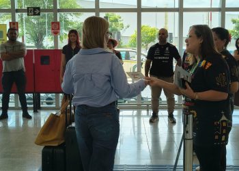 Prefeitura de Campina Grande leva ações de Educação em Saúde para turistas que desembarcam no aeroporto e rodoviária para O Maior São João do Mundo