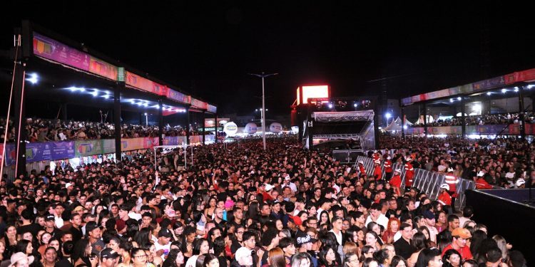 Monteiro registra recorde de público em noite histórica com Fabiana Souto, Pablo e Noda de Cajú no palco principal