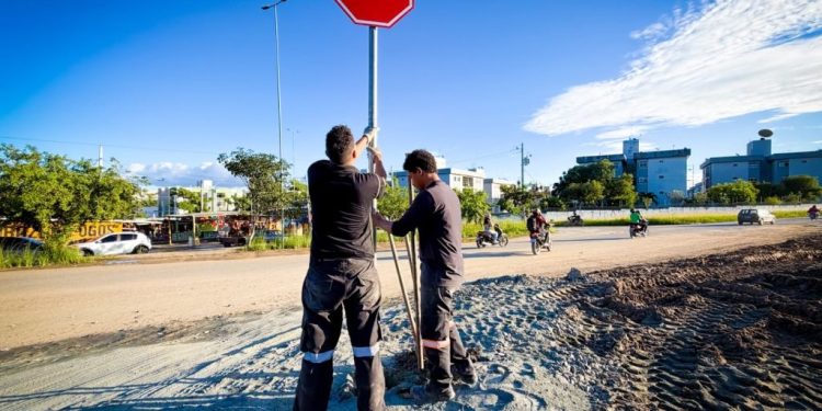 Obras do VLT: passagem de nível do Dinamérica é liberada e ligação temporária entre Bodocongó e Pedregal está em funcionamento