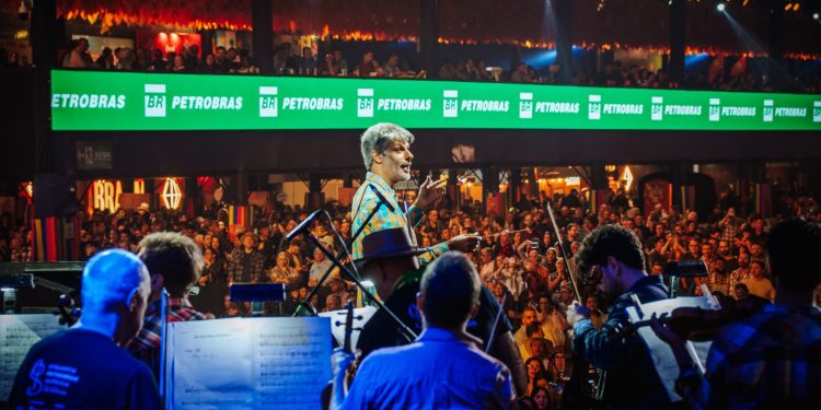 Véspera de São João emociona forrozeiros com noite histórica no Parque do Povo