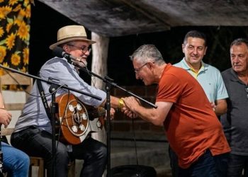 A Assembleia Legislativa da Paraíba (ALPB) aprovou um projeto de lei que inclui a disciplina de ‘Poesia e Cultura Popular’ na grade escolar da rede estadual de ensino. O projeto é de autoria do deputado Dr. Romualdo (PCdoB).