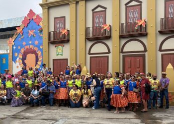 Nunca é tarde para viver o São João: grupo de idosos de Guarabira visita o Parque do Povo