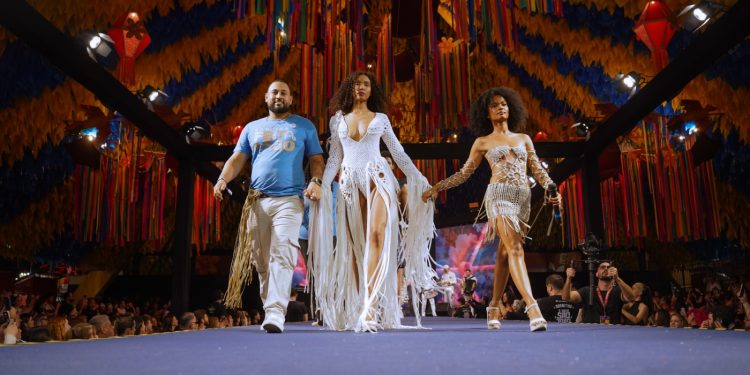 Com desfile e Vila do Artesanato, Campina Feita à Mão amplia valorização do artesanato e fortalece economia criativa durante O Maior São João do Mundo