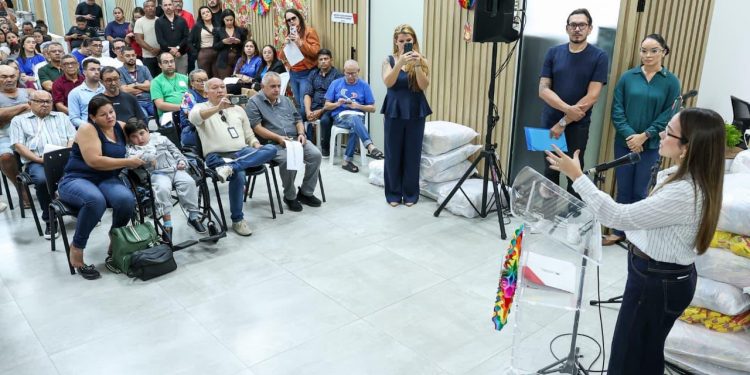 Alimentos arrecadados durante Salão do Artesanato Paraibano são entregues a instituições contempladas