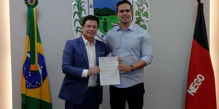 Acompanhado de empresários, presidente da FIEPB apresenta ao governador pedido para a revitalização do Distrito Industrial de João Pessoa
