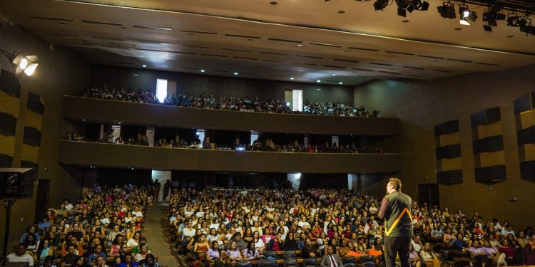 Campina Grande fortalece política de alfabetização durante IV Jornada do Programa “Campina de A a Z”