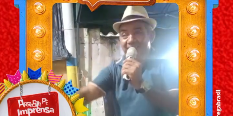 SILVINO NETO, NO “ARRASTA PÉ IMPRENSA BAYEUX” CANTOU GRANDES SUCESSOS NO PALCO DO EVENTO NO “BAR DOS AMIGOS” EM TAMBAY.