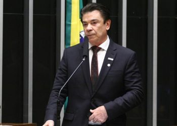 Na Câmara dos Deputados, Cassiano Pereira destaca legado do SESI durante sessão solene pelos 80 anos da instituição