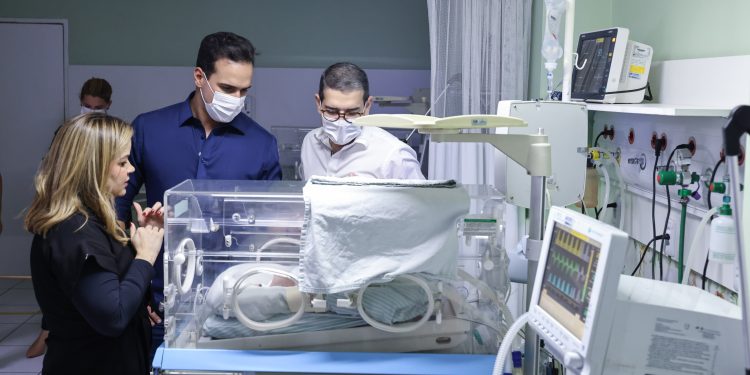 Governador visita Fetech e obras de ampliação da maternidade da Clipsi, em Campina Grande