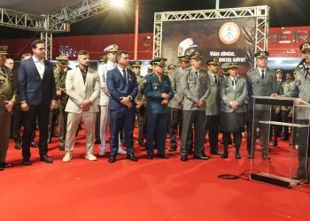 Lucas Ribeiro autoriza convocação de mais PMs e Bombeiros durante formatura de oficiais