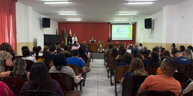 Prefeitura de Campina Grande inicia construção do novo Plano Municipal de Educação com ampla participação da sociedade Prefeitura de Campina Grande inicia construção do novo Plano Municipal de Educação com ampla participação da sociedade