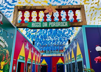 Ruas da cidade cenográfica d’O Maior São João do Mundo guardam as memórias da história da população negra de Campina Grande