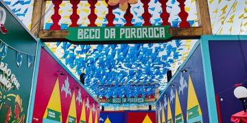 Ruas da cidade cenográfica d’O Maior São João do Mundo guardam as memórias da história da população negra de Campina Grande