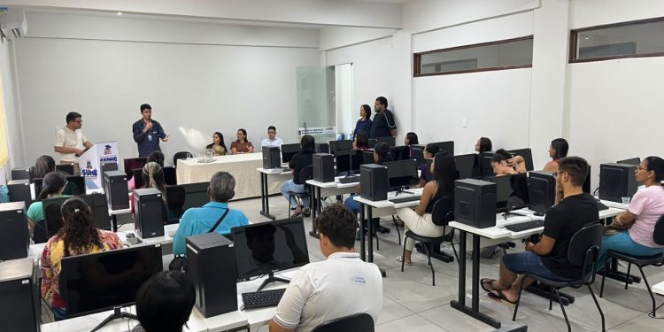 Prefeitura de Sumé inicia curso de Operador de Computador em parceria com o Senai
