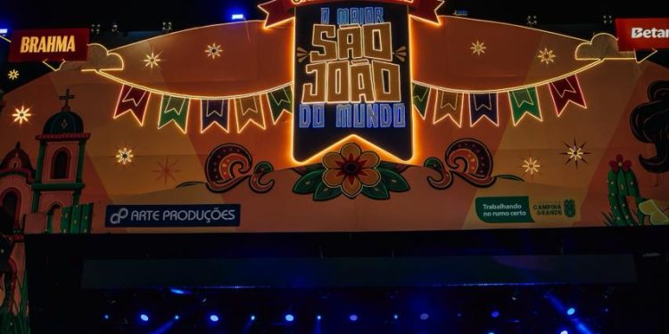 Fé e emoção marcam noite evangélica n’O Maior São João do Mundo