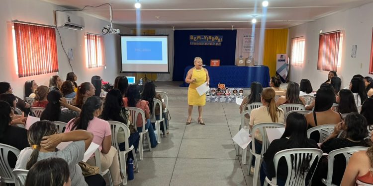 Formação pedagógica reúne profissionais da Educação Infantil de Sumé