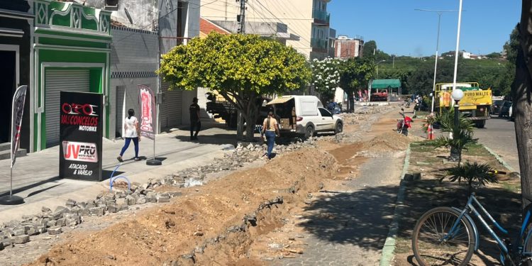 Em Sumé: Cagepa inicia troca de tubulação antiga por canos mais resistentes em algumas ruas